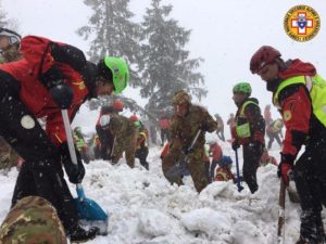 materiale foto/video valanga Rigopiano nella struttura alberghiera colpita dalla valanga. fonte: "Corpo Nazionale Soccorso Alpino e Spelologico" CNSAS